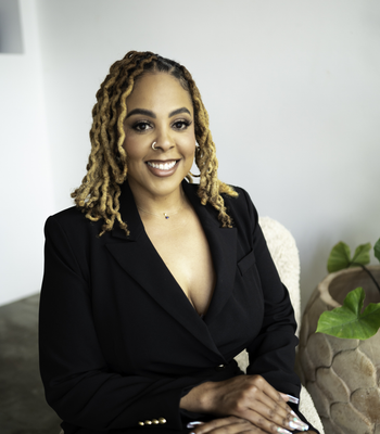 Portrait of Ciethea Gaunty, Realtor.